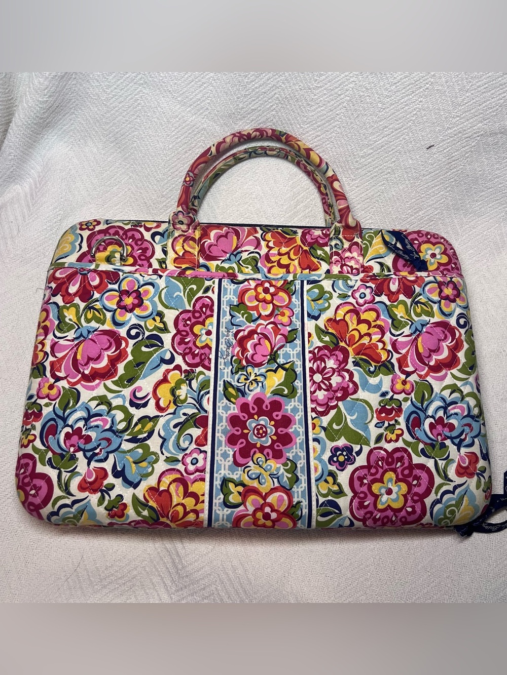 Vera Bradley Laptop Portfolio Case 17” in retired floral pattern “Hope Garden”